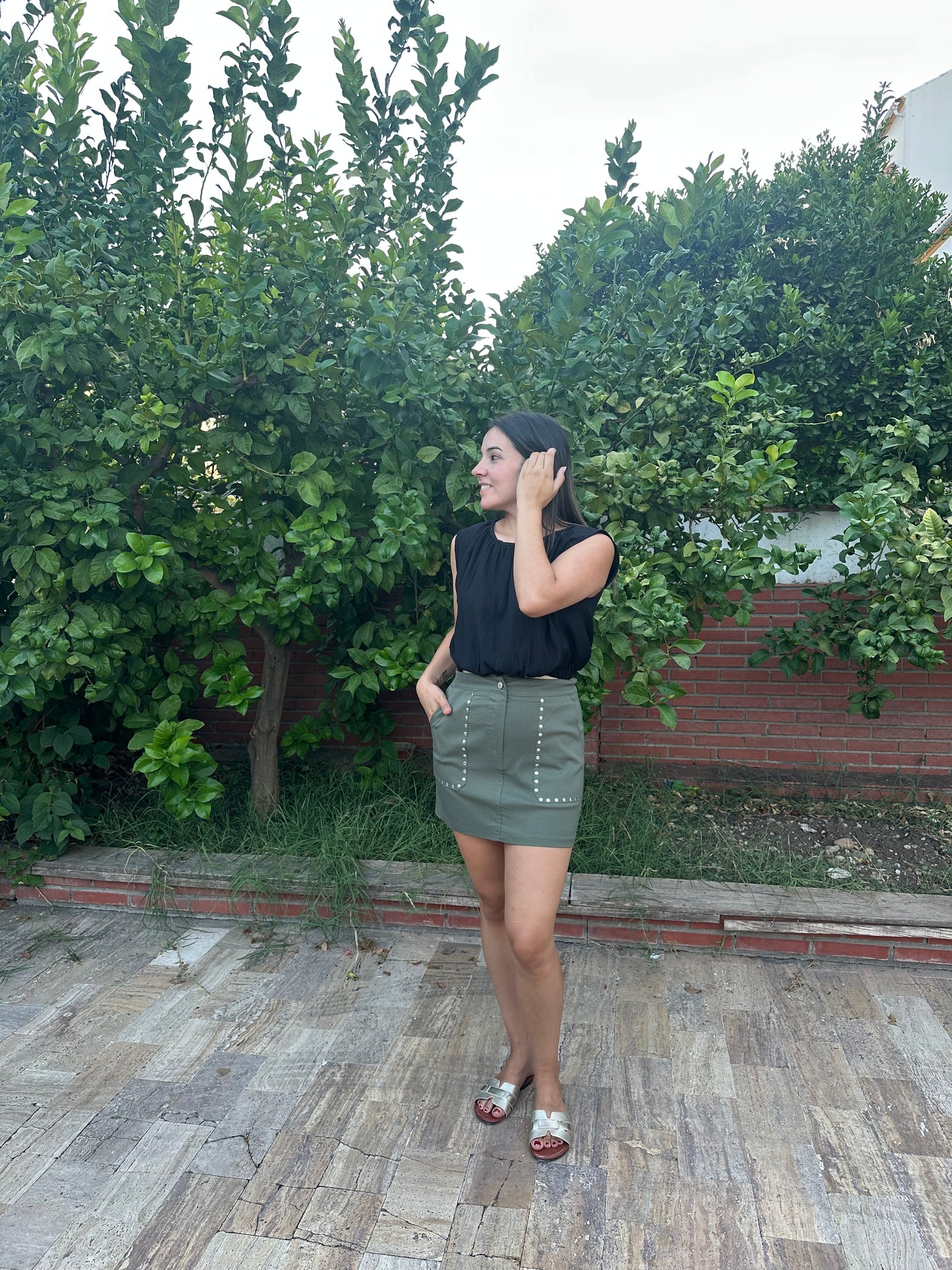 FALDA TACHUELAS
