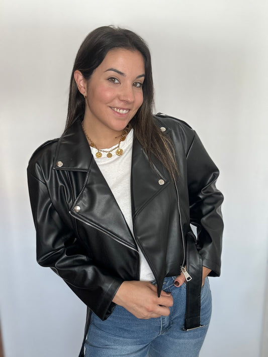 CHAQUETA CUERO NEGRA
