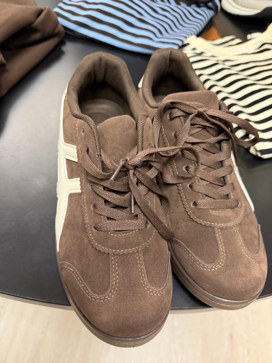 DEPORTIVAS MARRÓN