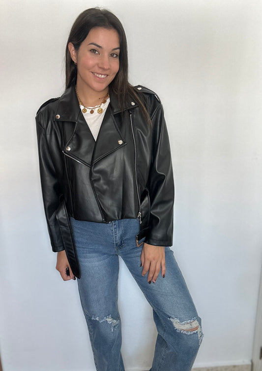 CHAQUETA CUERO NEGRA
