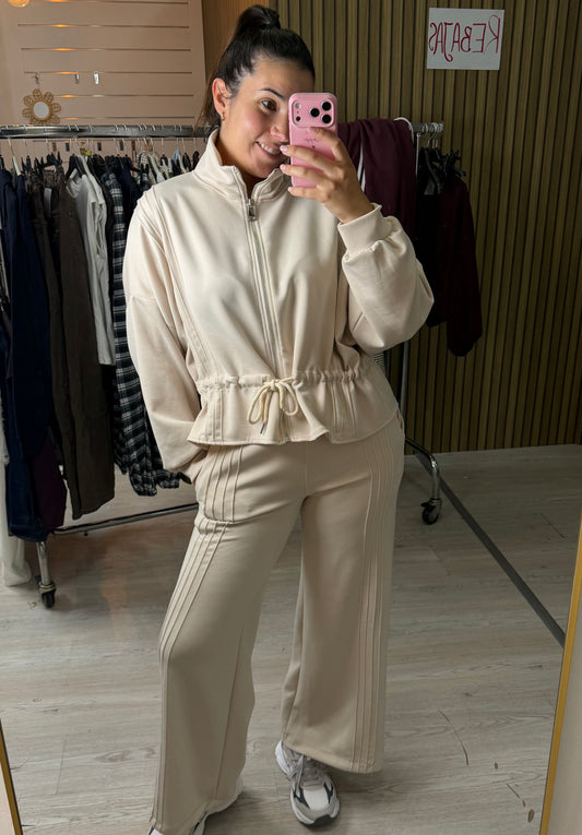 CONJUNTO LEILA